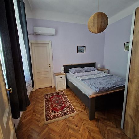 Appartement Етаж От Къща С Двор à Burgas Extérieur photo