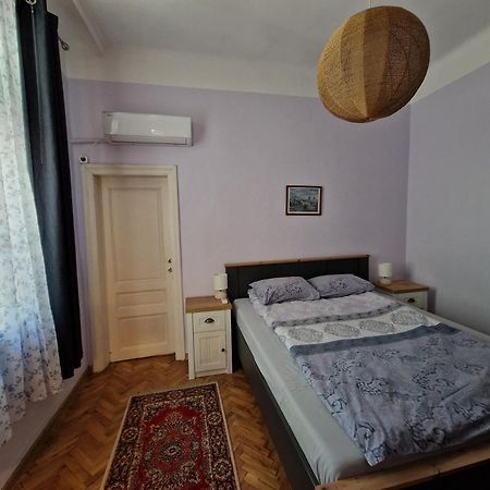 Appartement Етаж От Къща С Двор à Burgas Extérieur photo